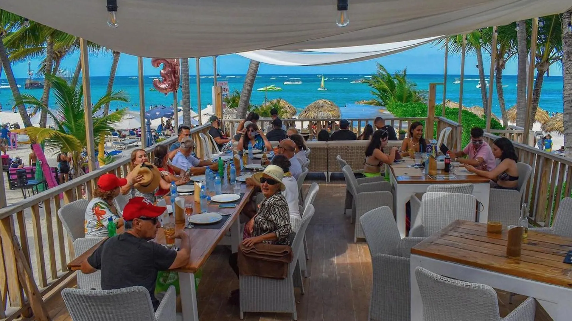 Vacation Studios With Rooftop Pool, Beach Club, Restaurants - Playa Los Corales Punta Cana