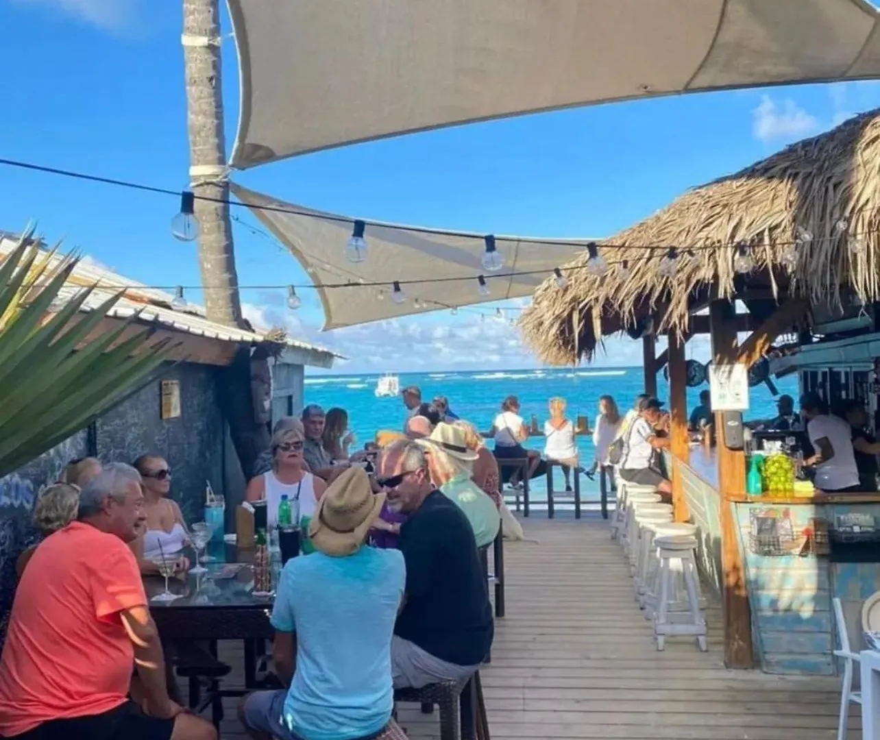 Hotel Vacation Studios With Rooftop Pool, Beach Club, Restaurants - Playa Los Corales Punta Cana