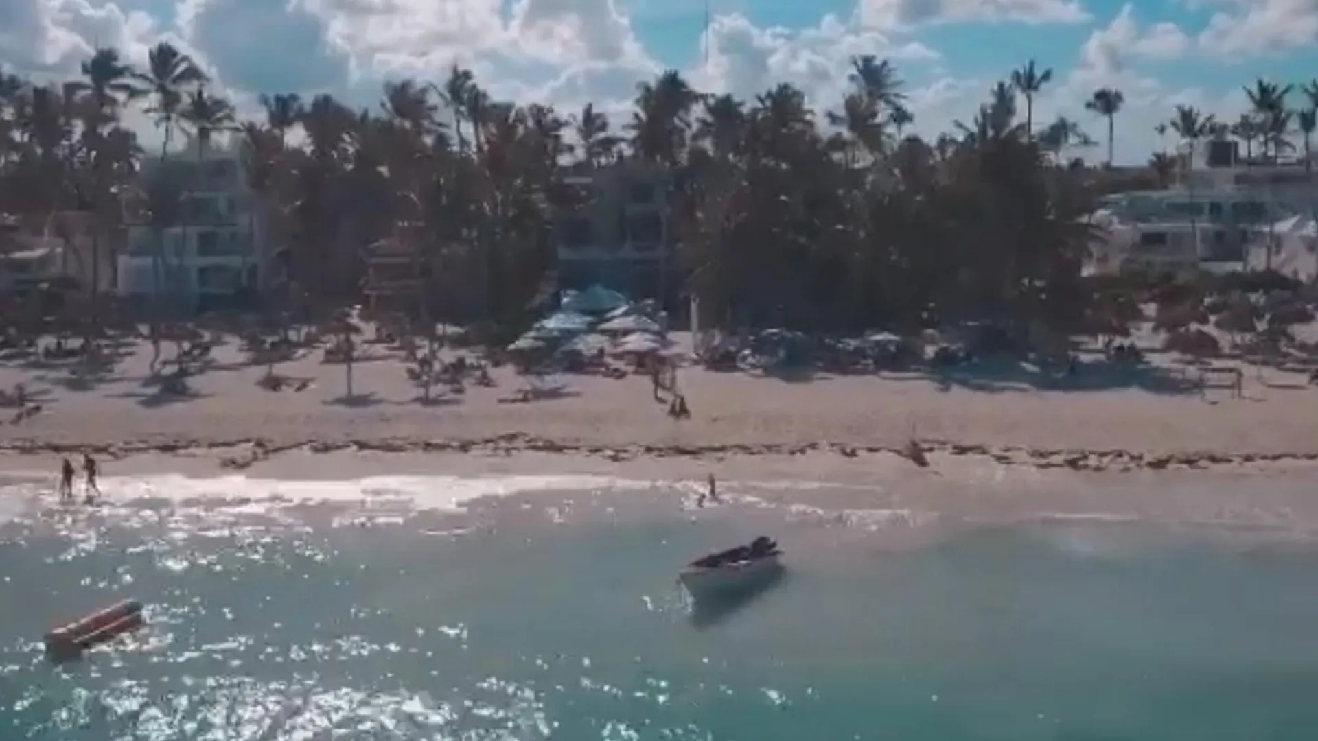 Vacation Studios With Rooftop Pool, Beach Club, Restaurants - Playa Los Corales Punta Cana