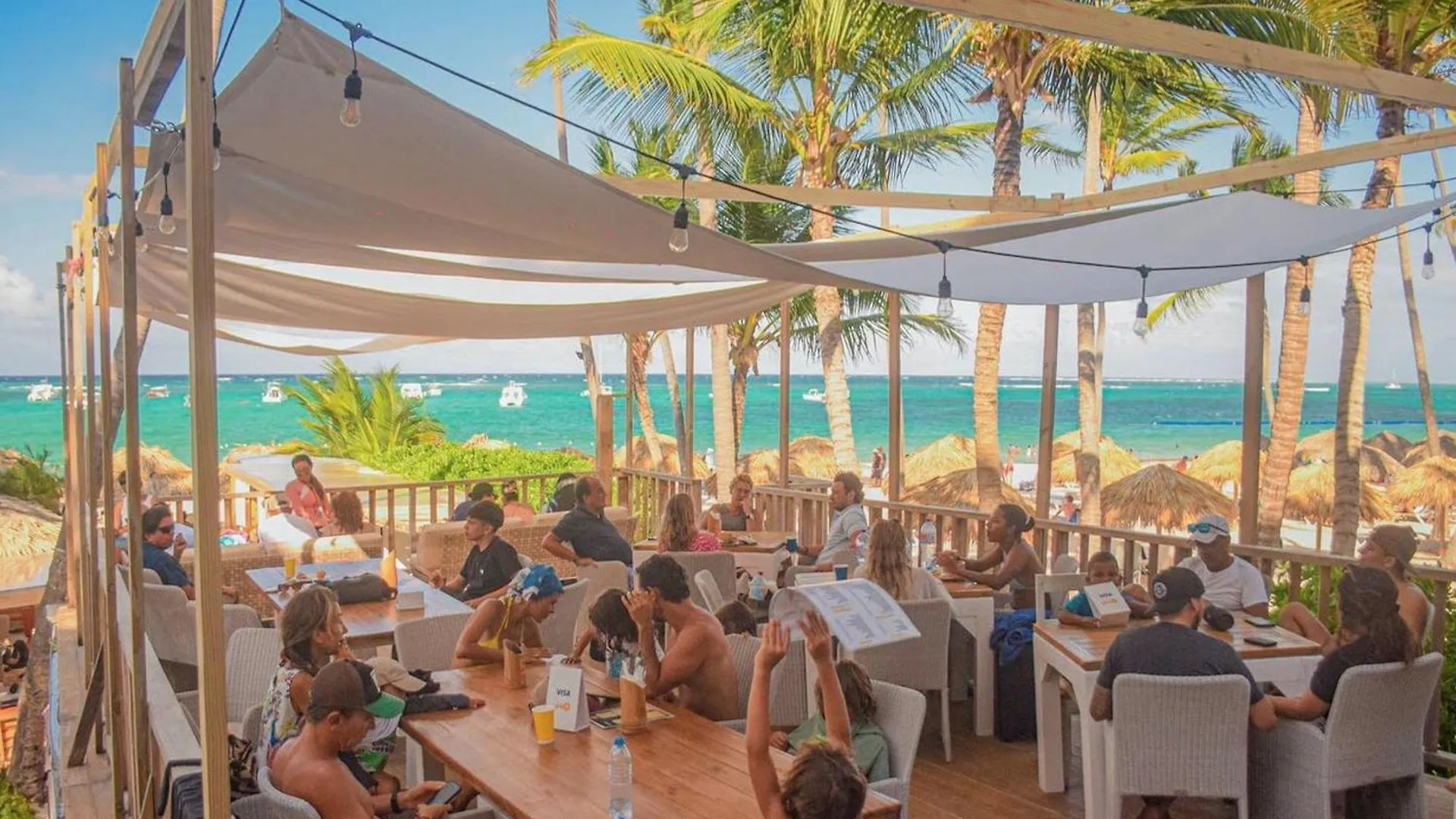 Vacation Studios With Rooftop Pool, Beach Club, Restaurants - Playa Los Corales Punta Cana
