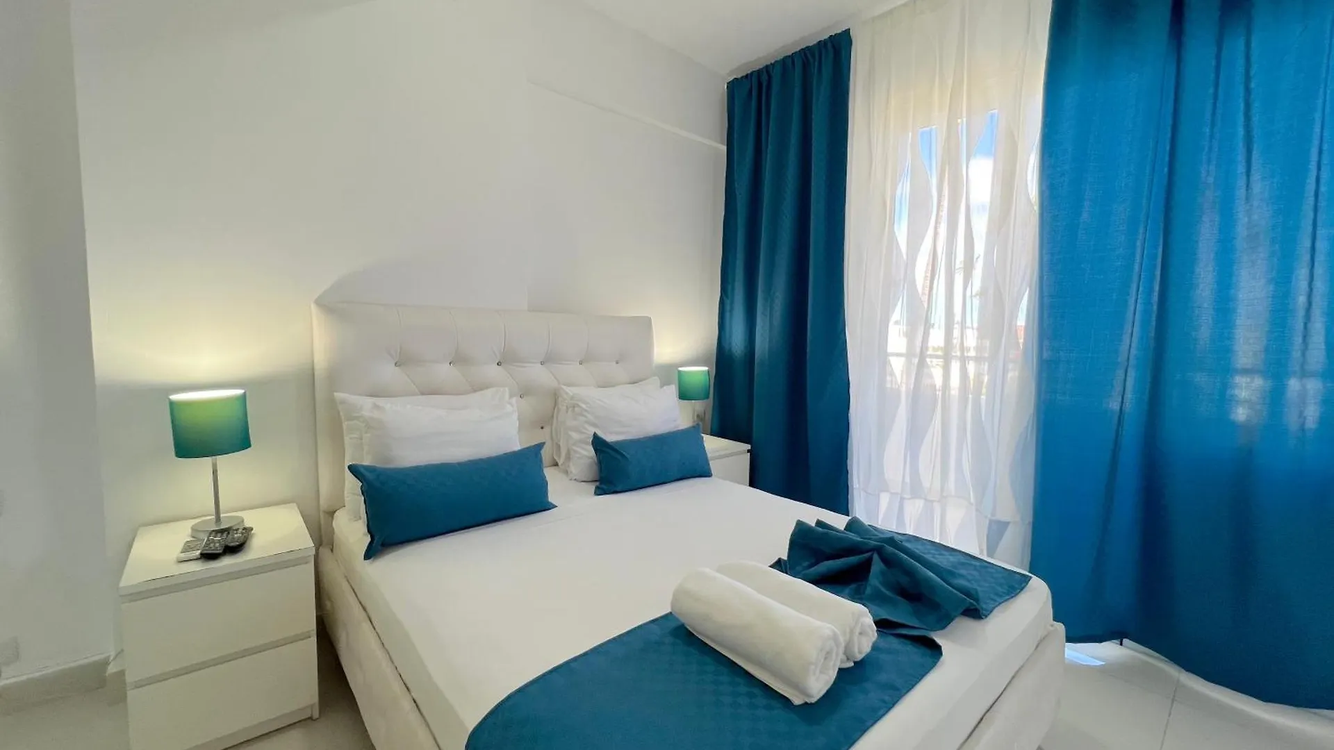 Vacation Studios With Rooftop Pool, Beach Club, Restaurants - Playa Los Corales Punta Cana Dominican Republic