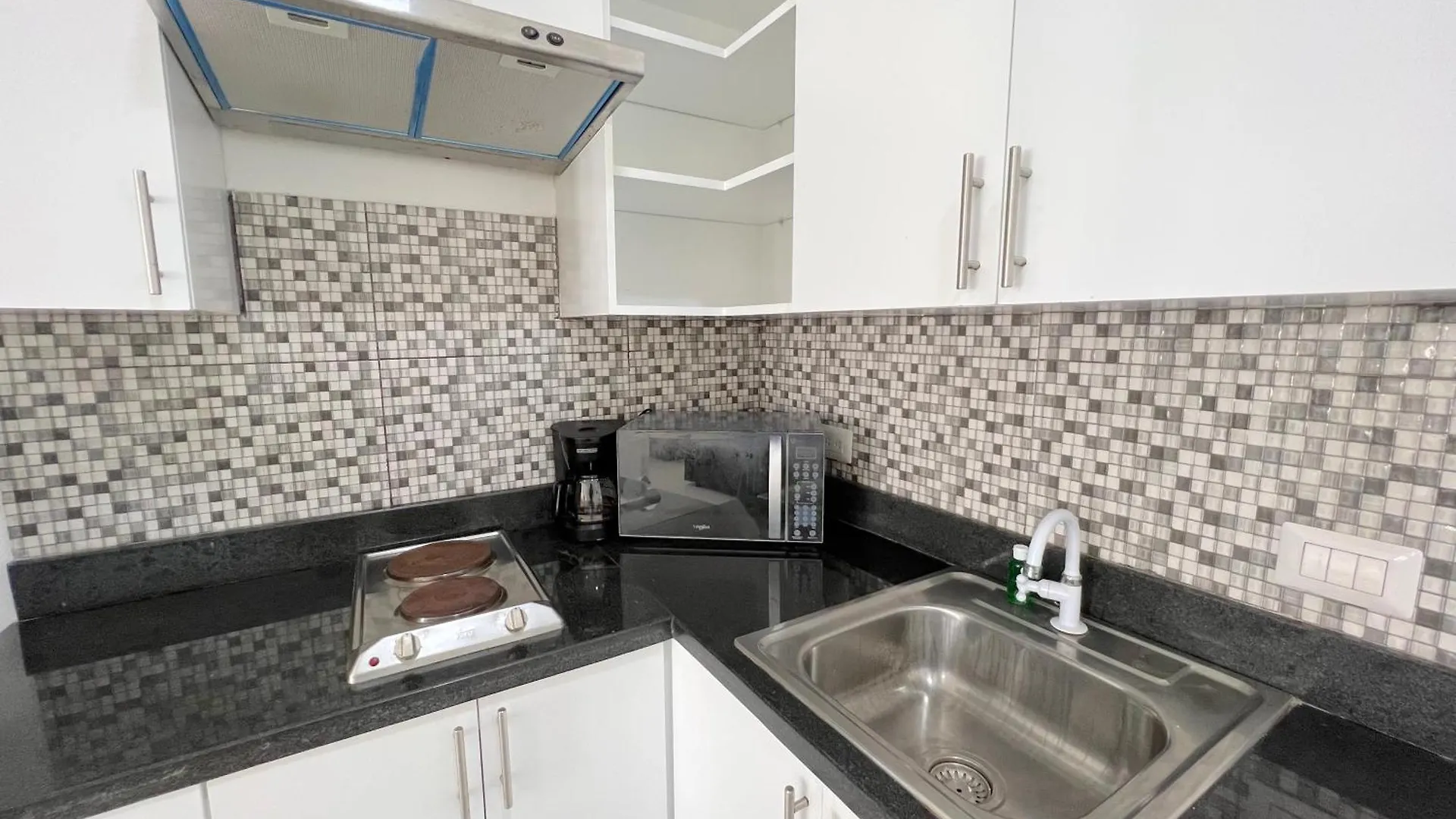 Vacation Studios With Rooftop Pool, Beach Club, Restaurants - Playa Los Corales Punta Cana