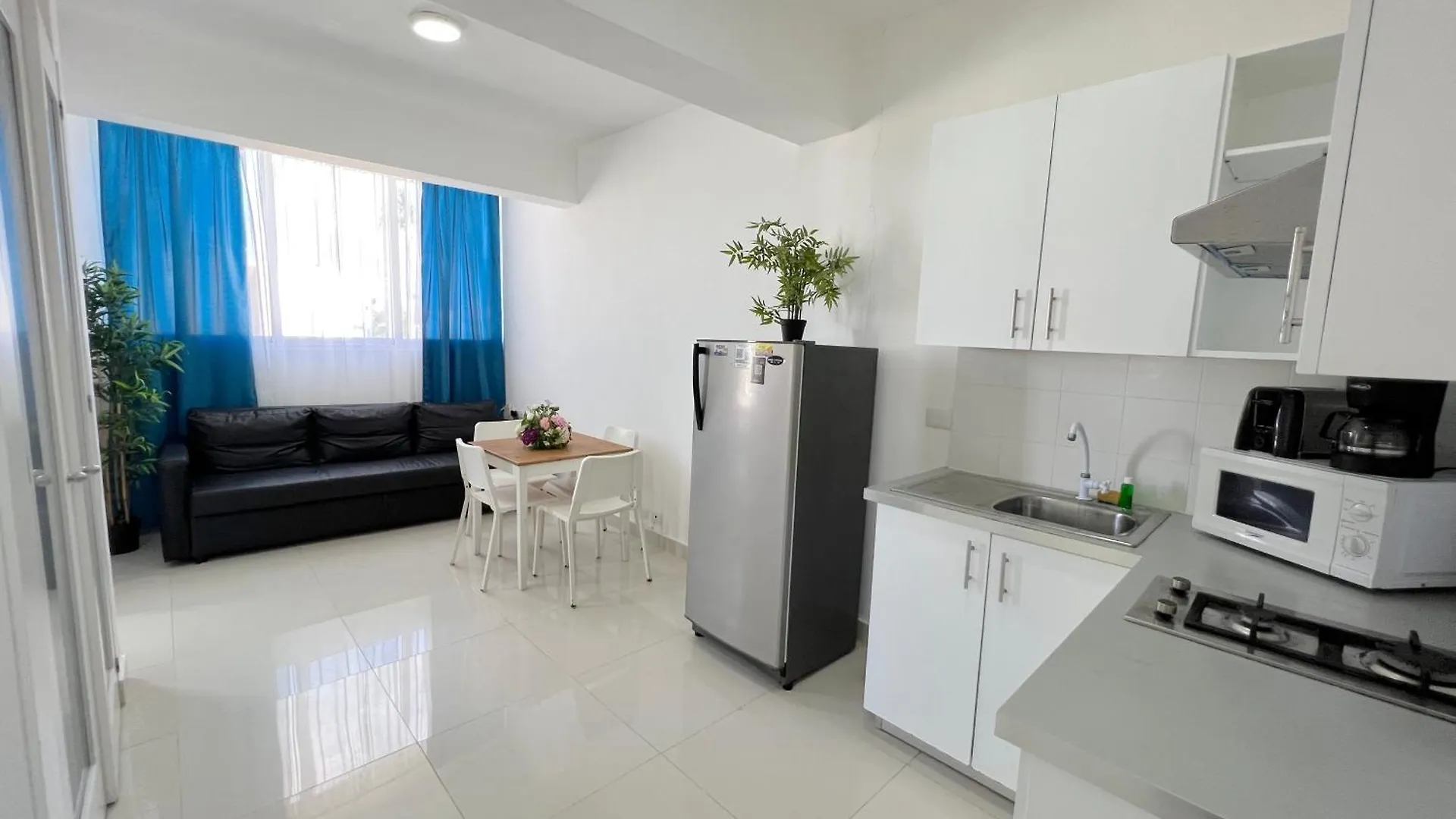 Vacation Studios With Rooftop Pool, Beach Club, Restaurants - Playa Los Corales Punta Cana