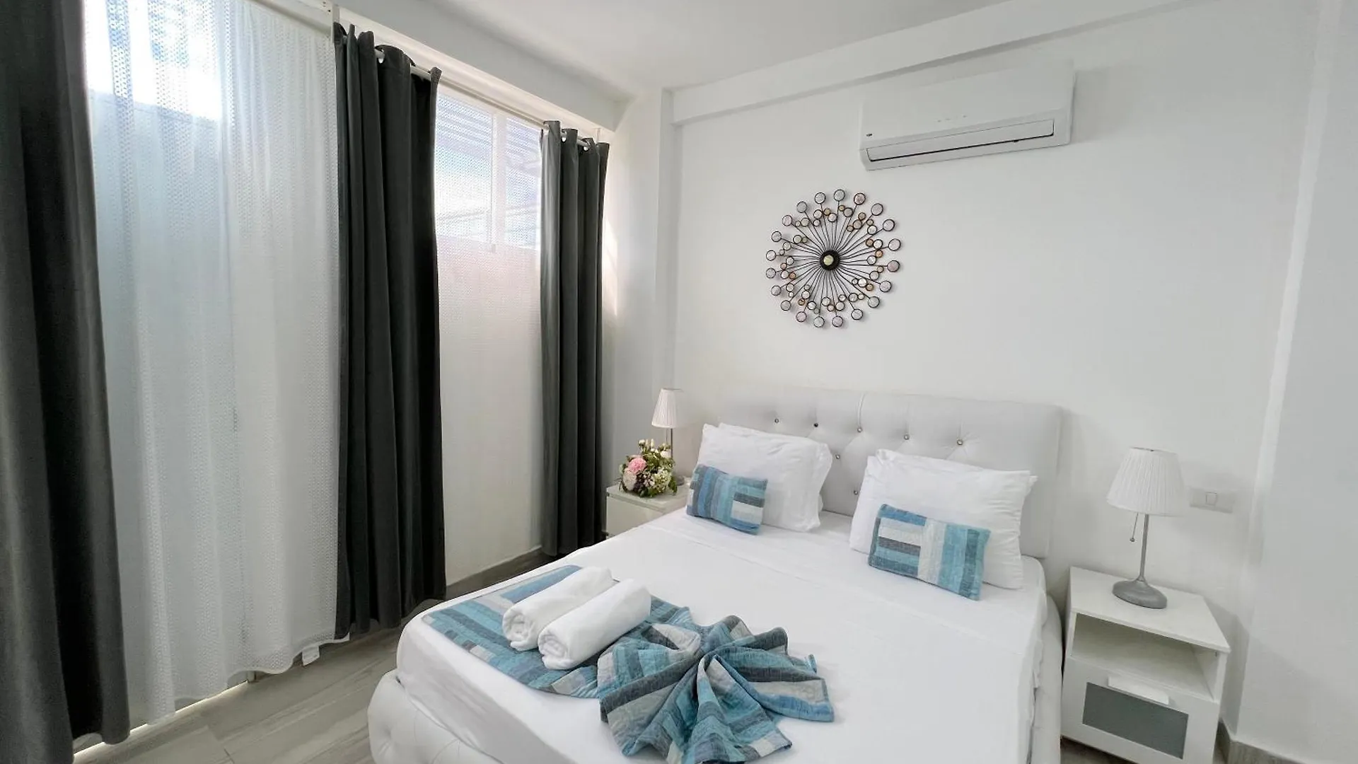 Hotel Vacation Studios With Rooftop Pool, Beach Club, Restaurants - Playa Los Corales Punta Cana
