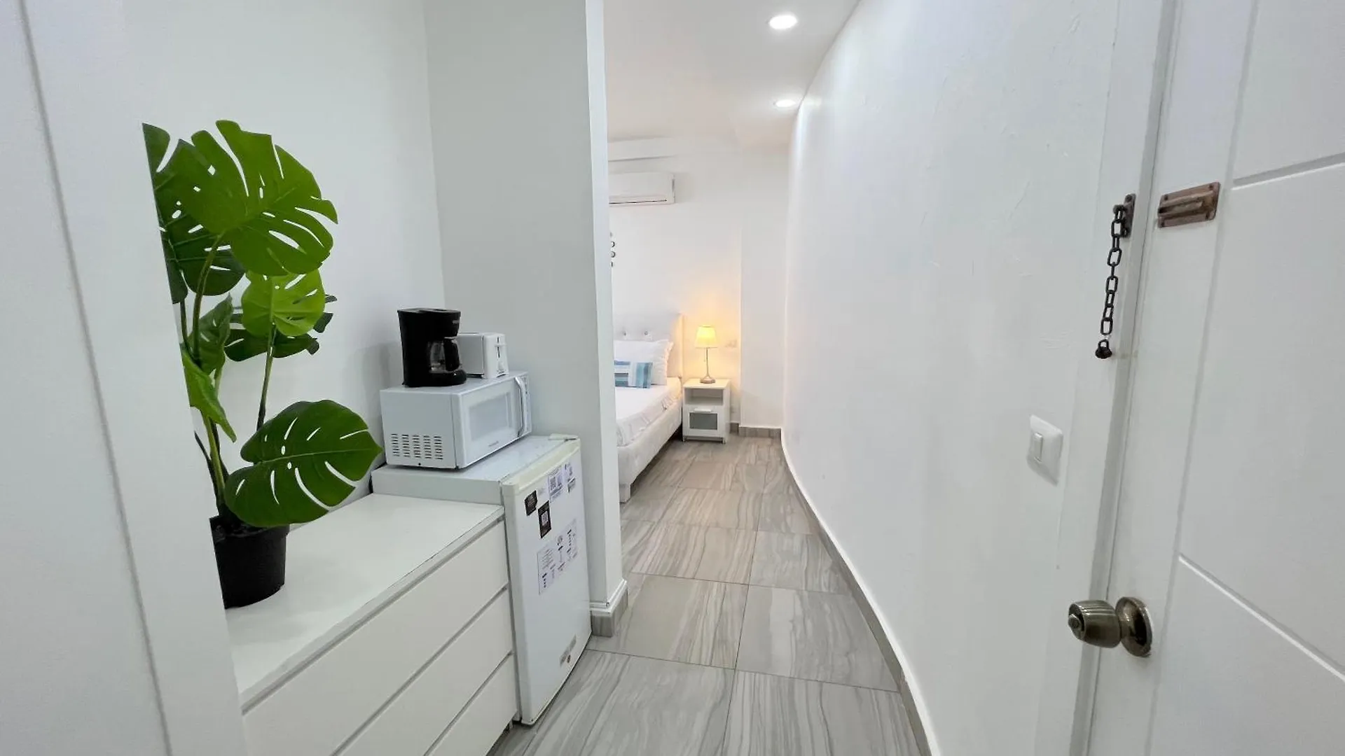 Vacation Studios With Rooftop Pool, Beach Club, Restaurants - Playa Los Corales Punta Cana 5*,
