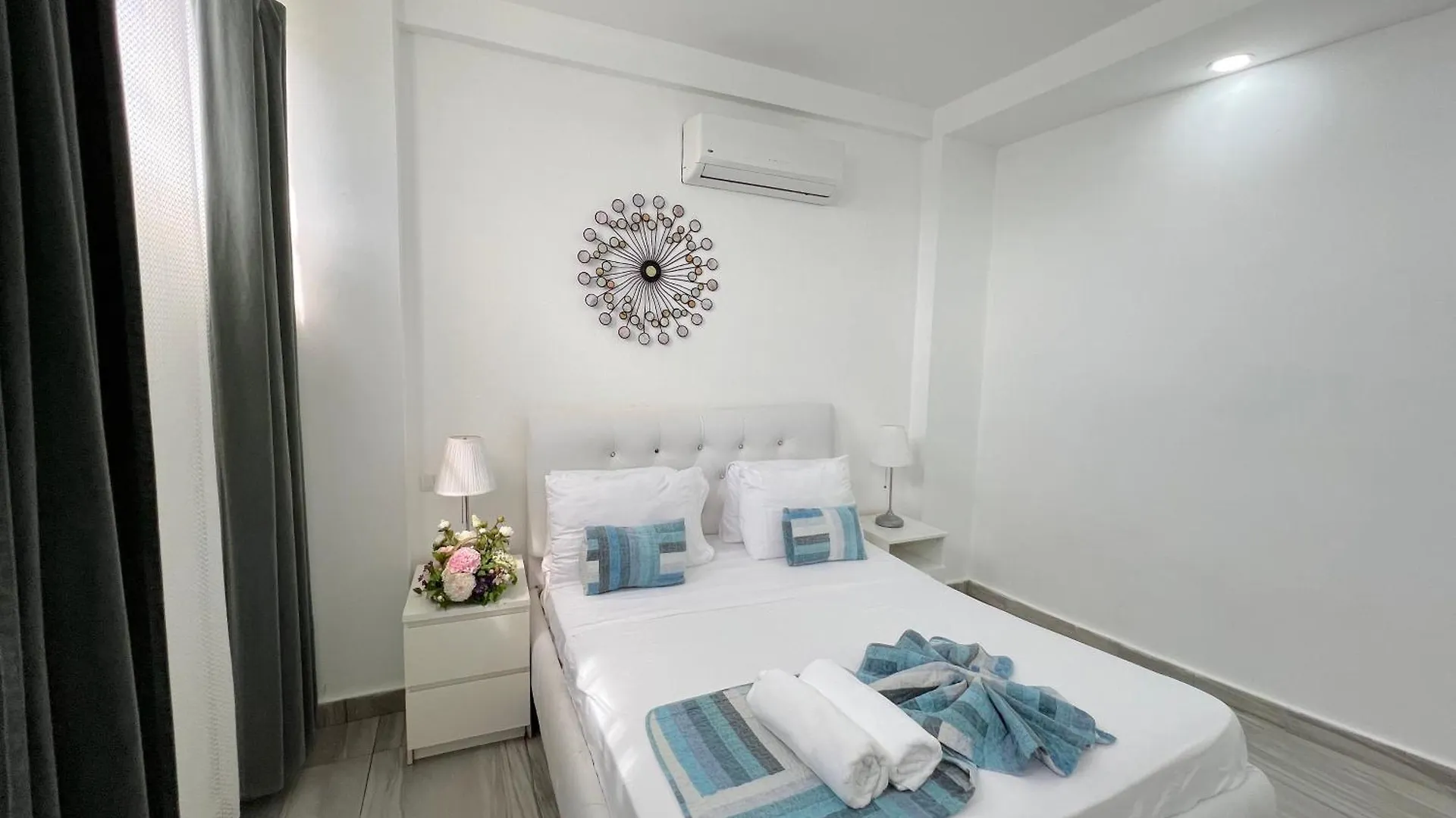Vacation Studios With Rooftop Pool, Beach Club, Restaurants - Playa Los Corales Punta Cana Hotel