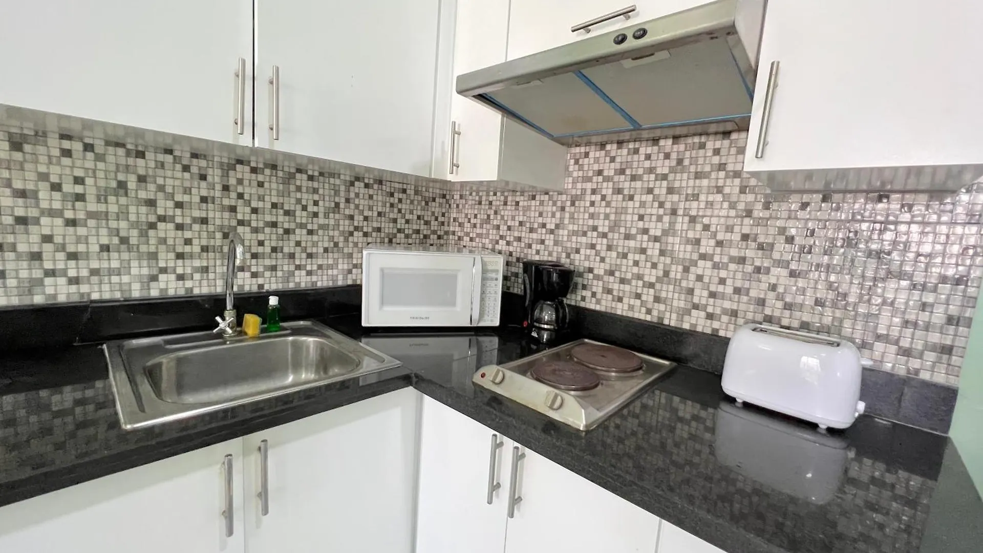 Hotel Vacation Studios With Rooftop Pool, Beach Club, Restaurants - Playa Los Corales Punta Cana