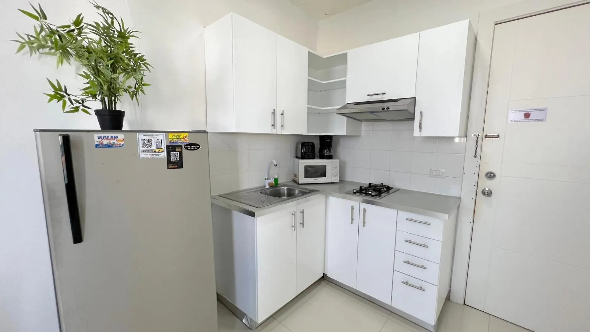 Vacation Studios With Rooftop Pool, Beach Club, Restaurants - Playa Los Corales Punta Cana Hotel